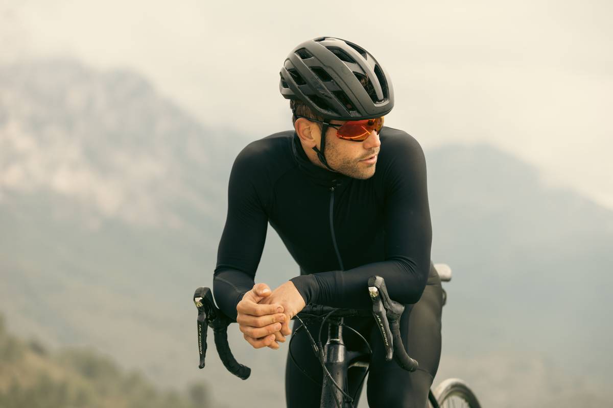 Lazer Strada KinetiCore Sykkelhjelm